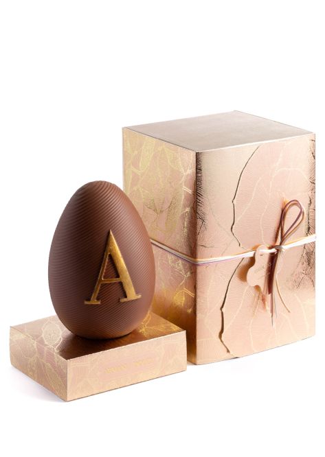 Spring egg 440g - milk chocolate with hazelnuts grains and fennel